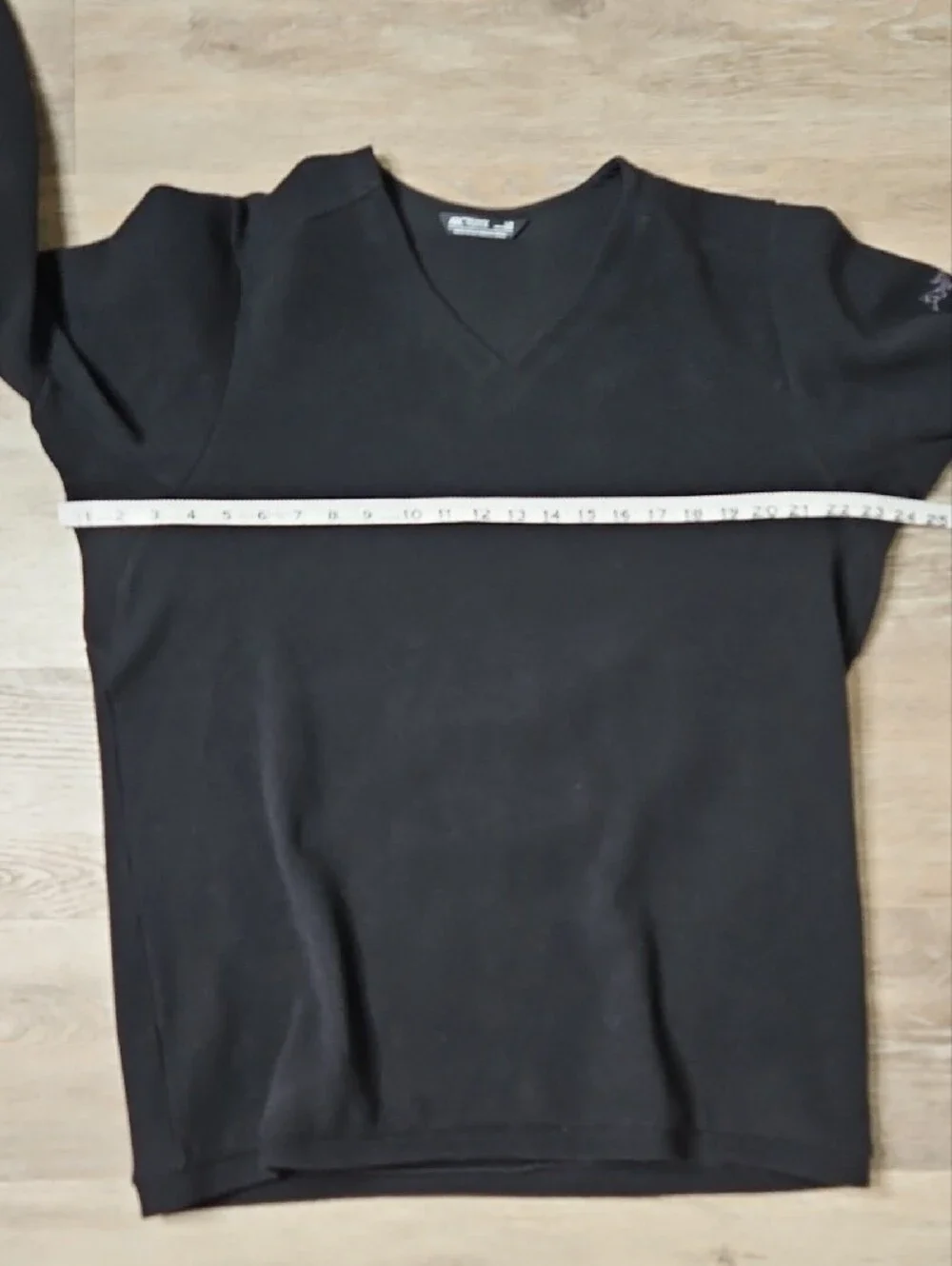 Arc'teryx Men's Donovan Black V-Neck Long Sleeve Wool Blend Sweater Large